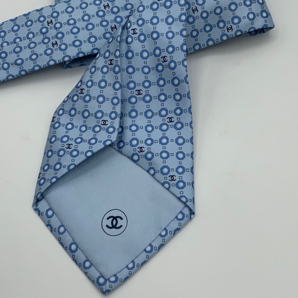 Chanel Neck Tie - Picture 4 of 5